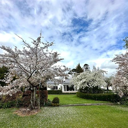 Whiteacres Bed & Breakfast Invercargill Exterior photo