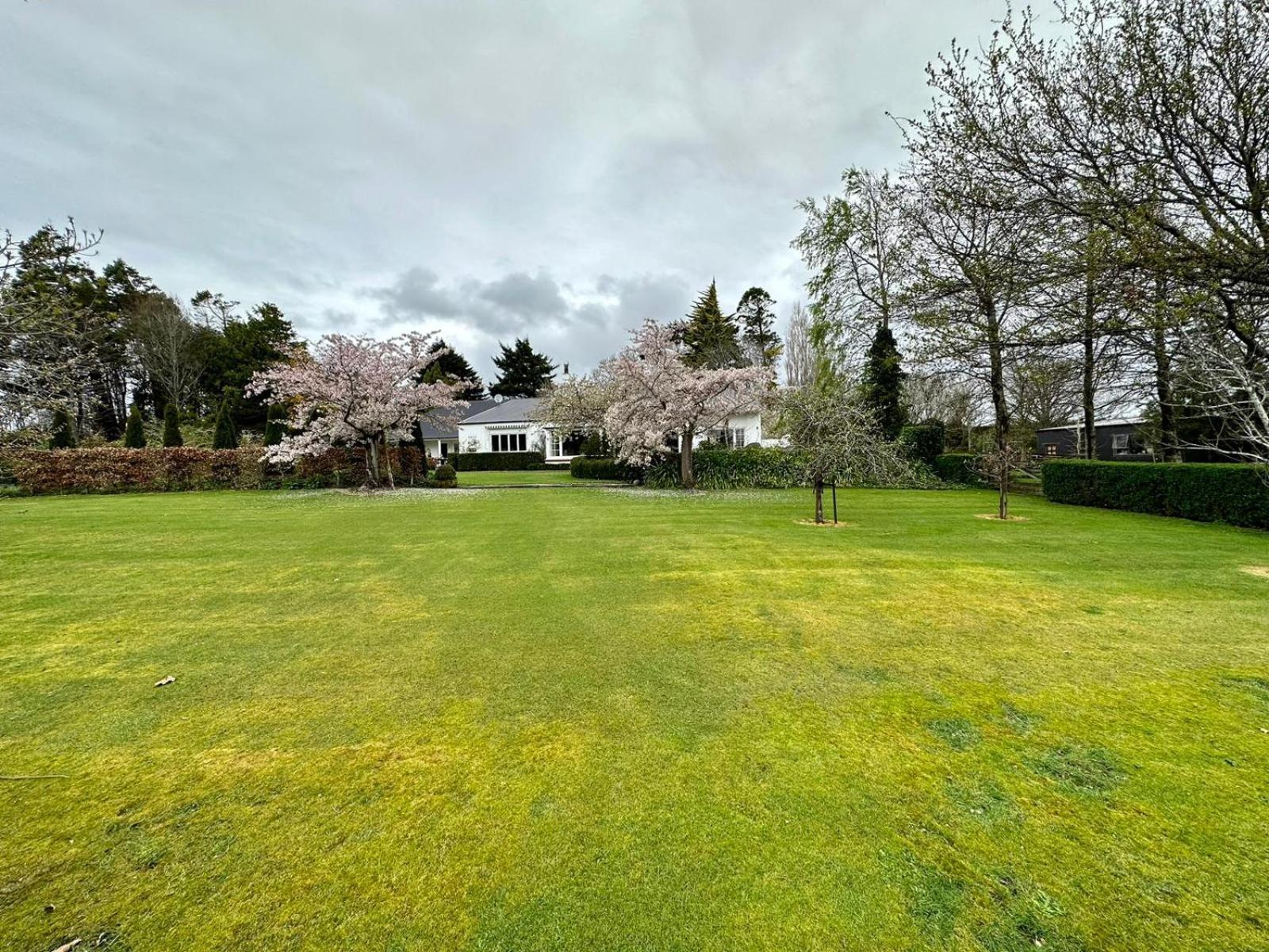 Whiteacres Bed & Breakfast Invercargill Exterior photo